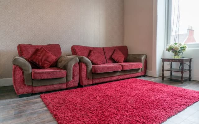 Newly Refurbished 1 Bedroom Flat - photo 2