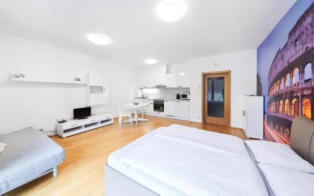Garden Towers Apartments - photo 2