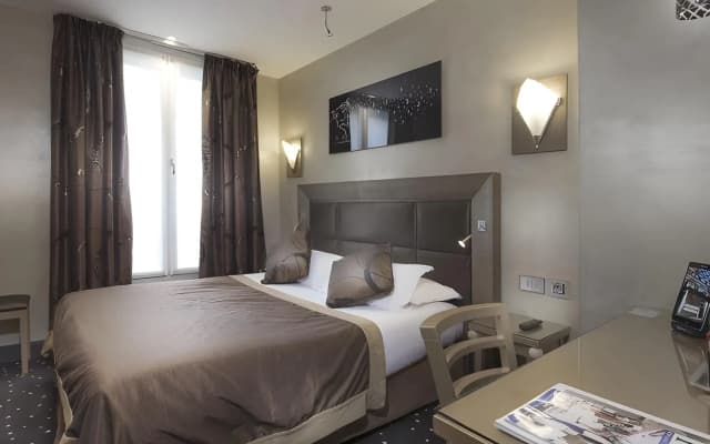 Hotel Des Champs Elysees - photo 4