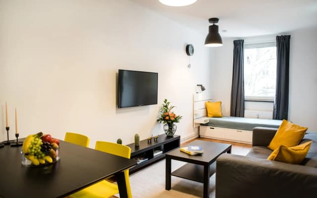 Fantastic 2 Bedroom Apartment - photo 2