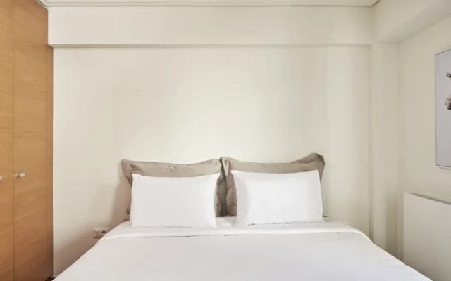 Contemporary Comfy Apt - photo 4