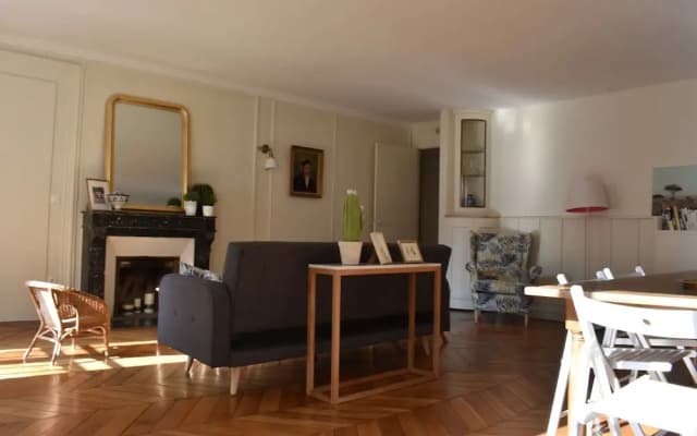 Spacious 2 Bedroom Apartment in Paris 2nd - photo 2