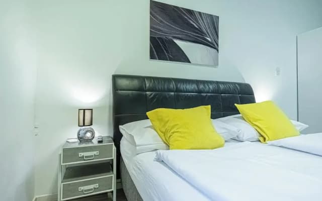Bright 1BR Apartment in Central Vienna - photo 3