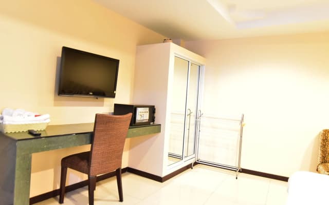 Joy House - photo 4