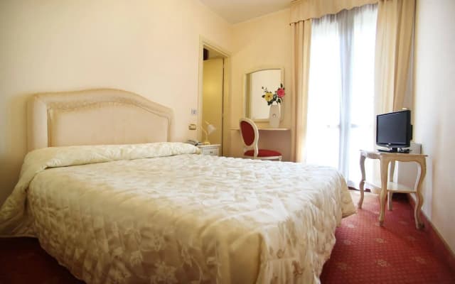 Hotel Nice - photo 4