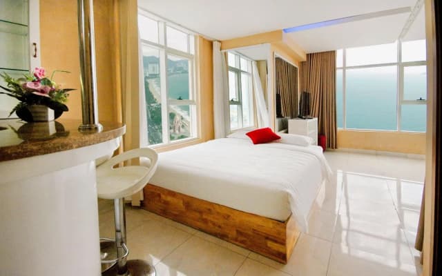 Handy Holiday Nha Trang Beach Apartment - photo 2