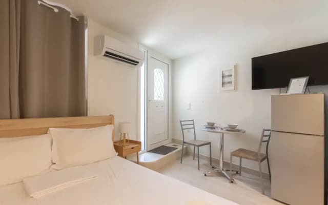 Athens Plaka Family Suites - photo 2