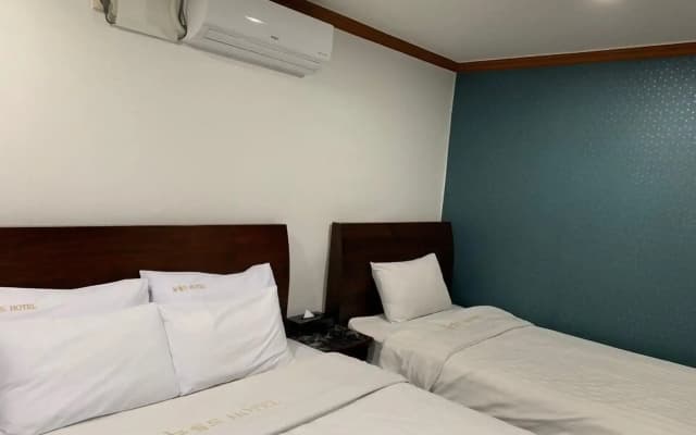 Hotel New World - photo 3