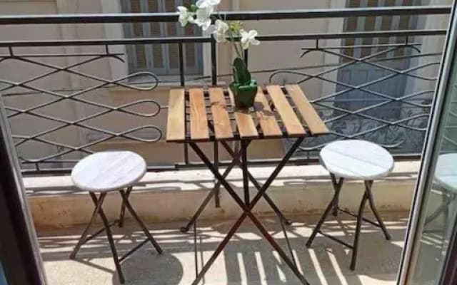 3Bdr Ideal Central Athenian Apt - photo 5