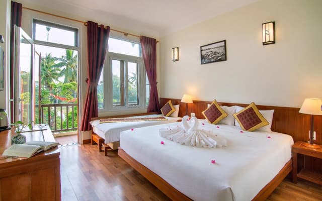 Riverside Oasis Villa - photo 3