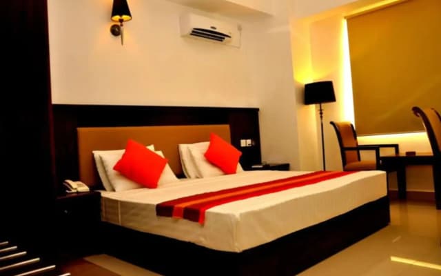 Sai Sea City Hotel - photo 5