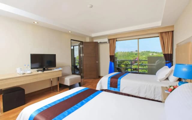 Blue Wave Beach Resort - photo 3