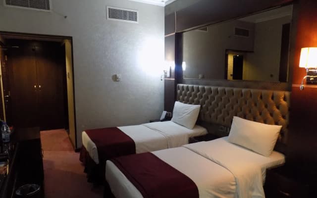Kings Park Hotel - photo 3