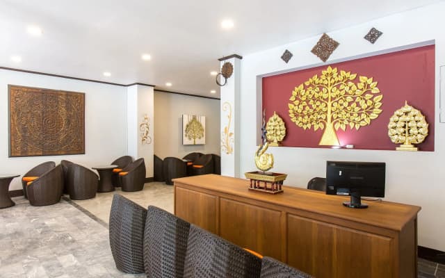Ratana Hotel - photo 2