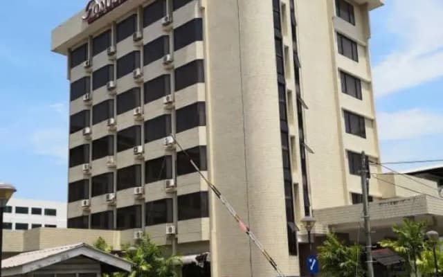 Somerset Hotel - photo 5