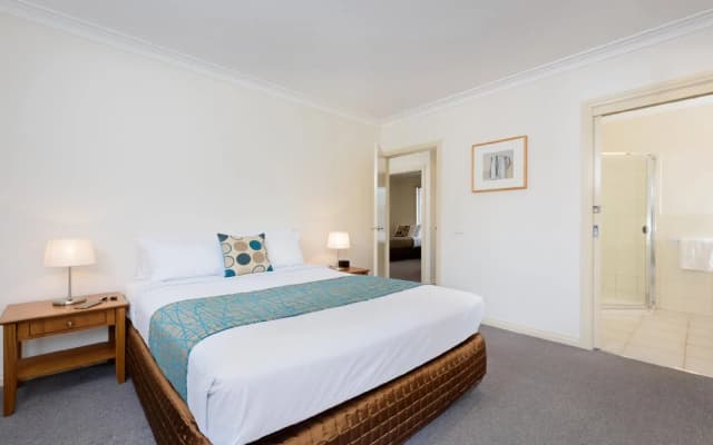 Kew Serviced Apartments - photo 2