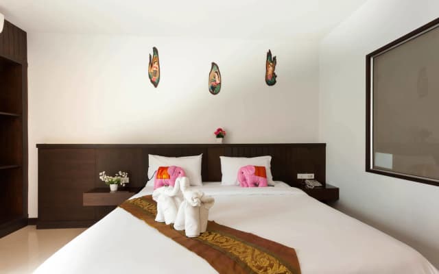 Larn Park Resortel - photo 5