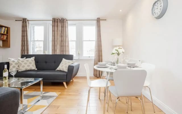 Great Mayfair Apartment - Sleeps 6 - photo 2