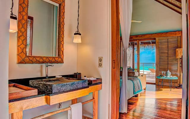 Constance Moofushi All Inclusive Hotel - photo 4