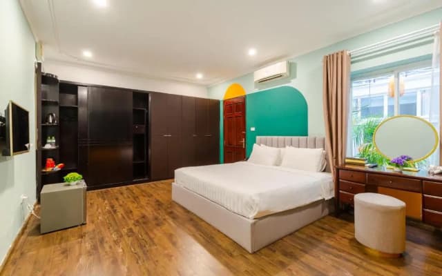 Ohana Hotel - photo 4