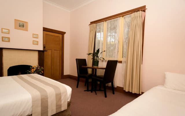 Belgravia Mountain Guest House - photo 3