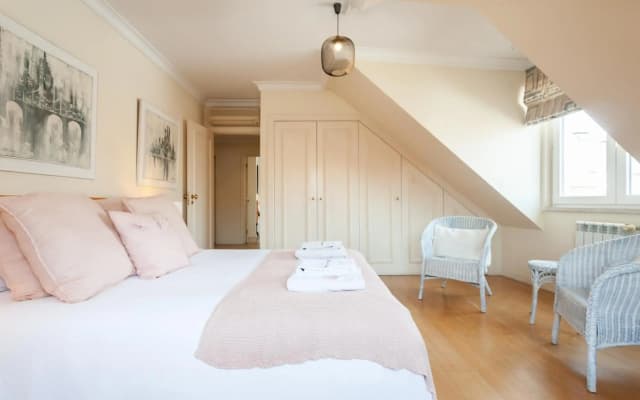 FLH Chic Chiado Exotic Spacious Residence - photo 4