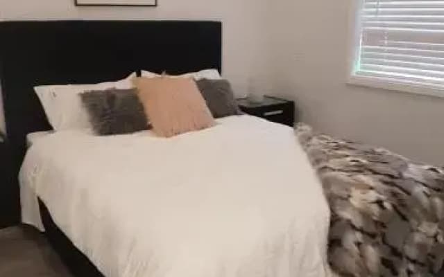 Edwin Place Apartment - photo 4