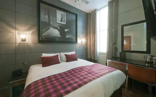 Angel's Share Hotel - photo 4