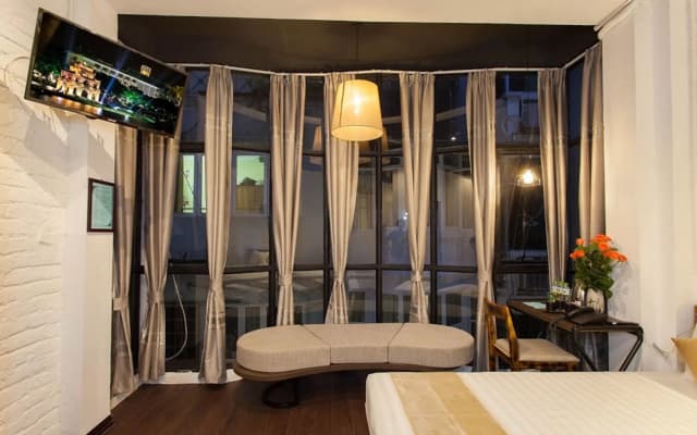 Luxury Backpackers - photo 5