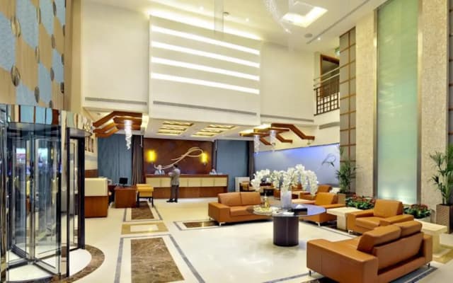 City Premiere Deluxe Hotel Apartments - photo 2