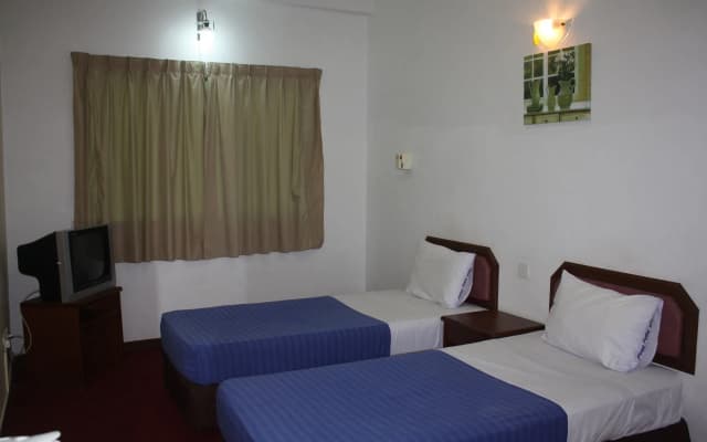 Lipis Plaza Hotel - photo 4