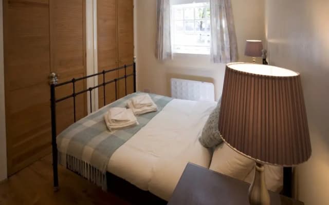 2 Bedroom Meadows Flat - photo 2
