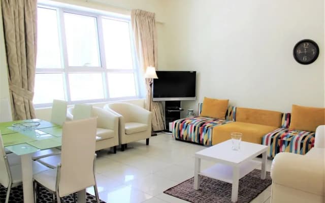 One Bedroom Apt. in JLT near Metro Station -AWD - photo 2