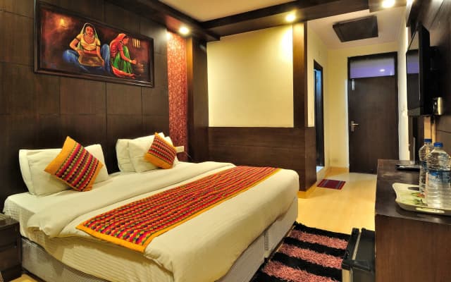 Check In Room Main Bazar - photo 3