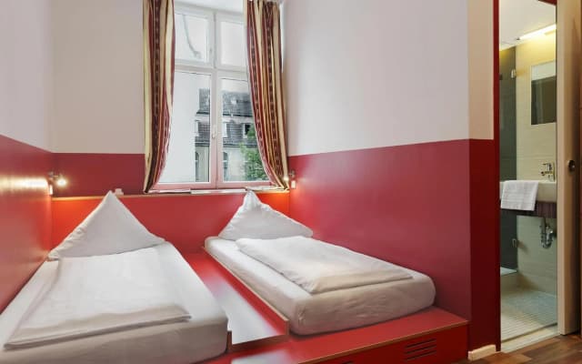 Ballhaus Berlin Hostel - photo 3