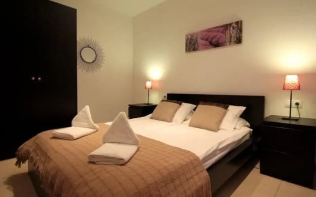 Diagonal Residence Apartments - photo 2