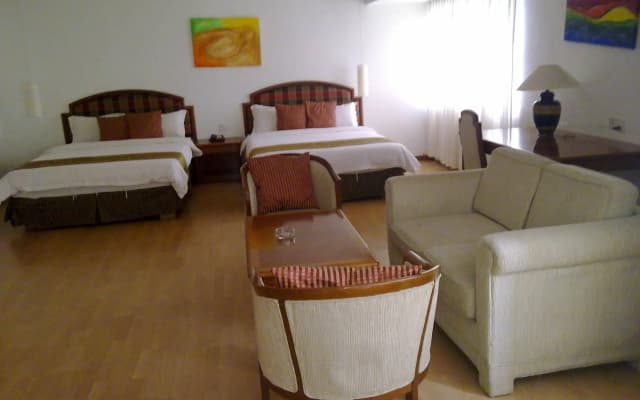 Kemena Plaza Hotel - photo 3