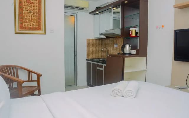 Comfort and Minimalist Studio Bassura City Apartment by Travelio - photo 4