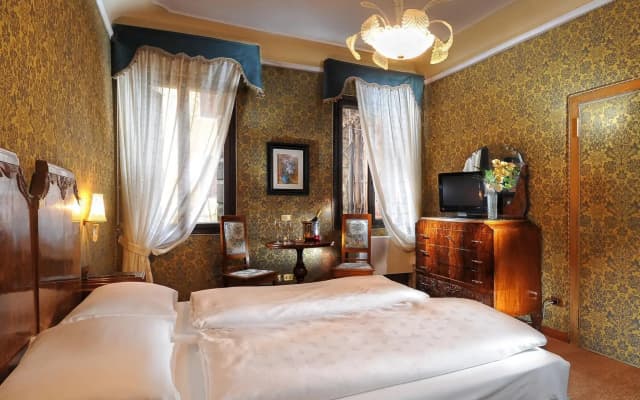 Hotel Flora - photo 4