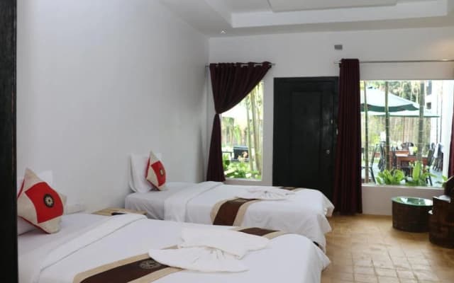 Antique Palm Hotel - photo 4