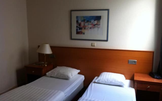 Delta Hotel City Center - photo 3