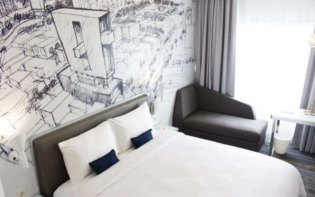 YELLO Hotel Harmoni Jakarta - photo 5