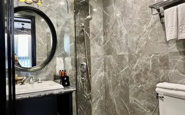 Bay Luxury Beijing Hotel - photo 4