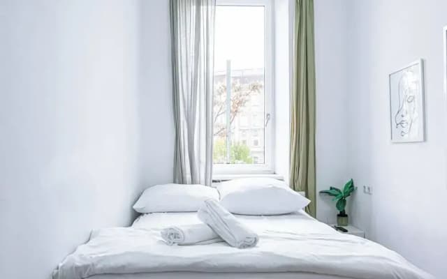 Cozy Room Shared Apt Millennium Tower - photo 5