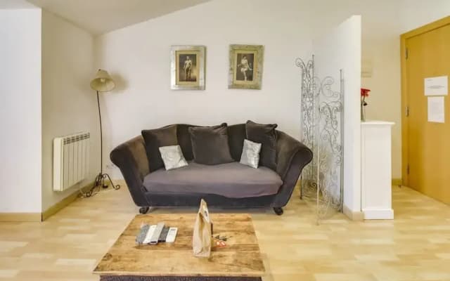 Fabulous 2 Bed with terrace close to Plaza España - photo 4