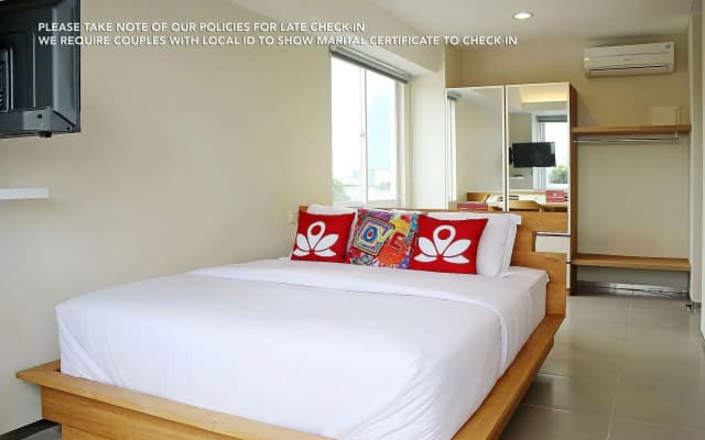 ZEN Rooms Patra Kuningan Syariah - photo 3