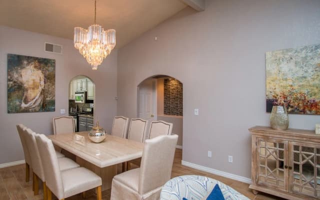 Luxury 6BR 10min to LV Strip Sleeps 20 - photo 2