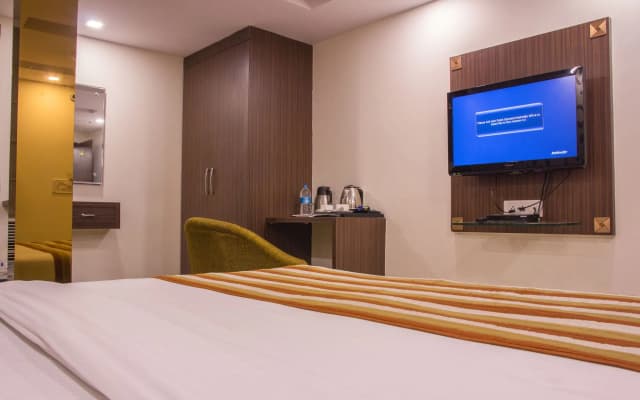 Hotel Pawan Plaza - Near BLK and Ganga Ram Hospital - Karol Bagh - photo 5