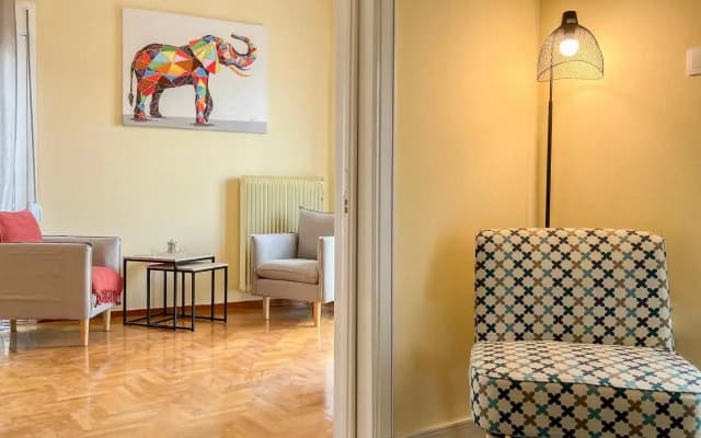 Chiou Spacious 90sqm apt in Athens - photo 5