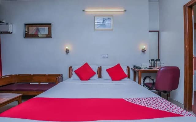 The Excellency by OYO Rooms - photo 5